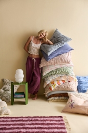 PILLOW_STACK_9365